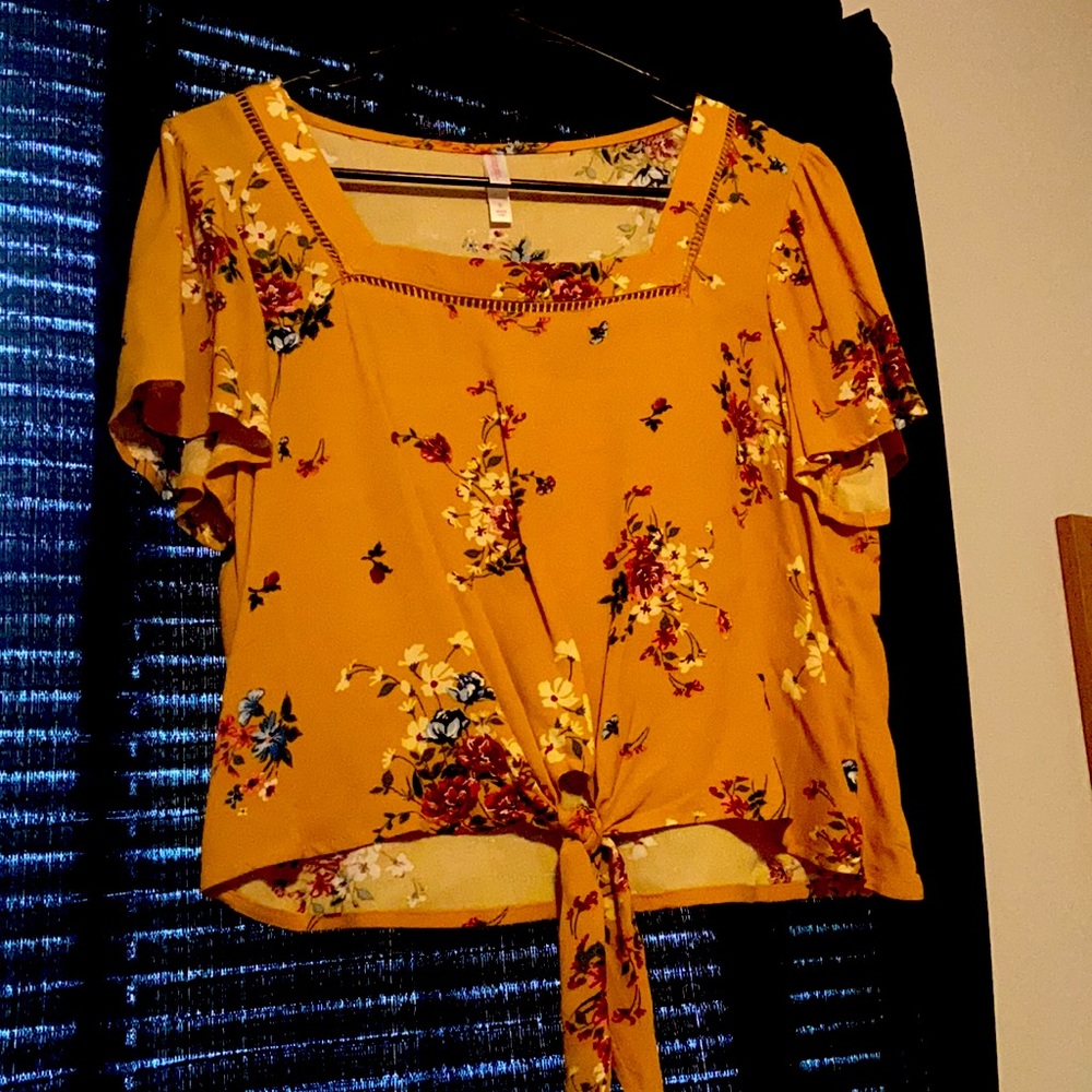 Loose dressy shirt